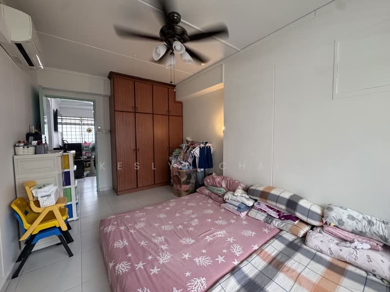 619 Woodlands Drive 52 HDB Flat For Sale at S$ 550,000 | PropertyGuru Singapore - Master Room