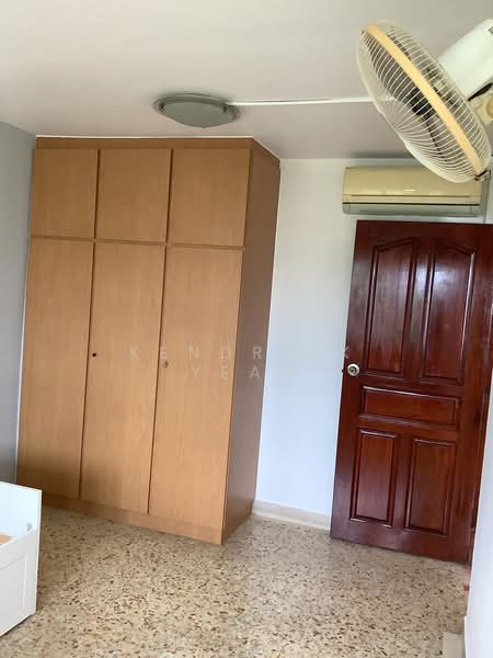42 Bedok South Road, 42 Bedok South Road, 3 Bedrooms, 904 sqft, HDB Flat For Rent, by Kendrick Yeap, 500100037 - Bedroom - PropertyGuru.com.sg