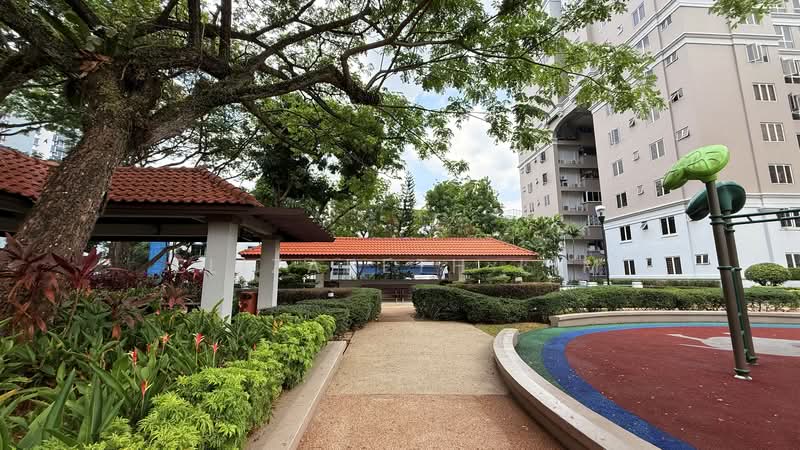 ⭐Rare 3 Bed 3 Bath + Utility⭐$1,3xx PSF ⭐ Walk to 2 MRT lines ⭐Lentor and Yio Chu Kang MRT⭐ Condominium For Sale at S$ 1,580,000 | PropertyGuru Singapore - Exterior