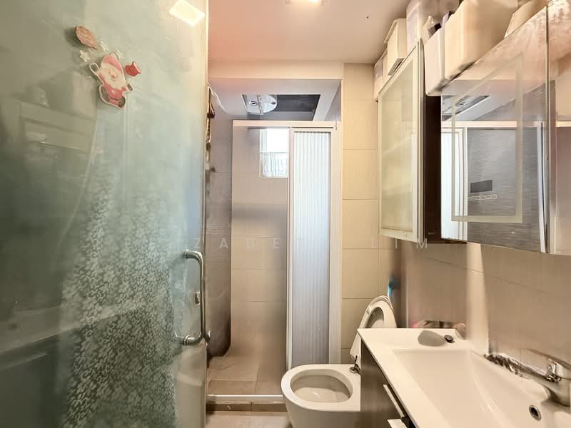 ⭐Rare 3 Bed 3 Bath + Utility⭐$1,3xx PSF ⭐ Walk to 2 MRT lines ⭐Lentor and Yio Chu Kang MRT⭐, Ang Mo Kio / Bishan / Thomson, 3 Bedrooms, 1,151 sqft, Condominium For Sale, by Elizabeth Lim, 500100044 - Bathroom - PropertyGuru.com.sg