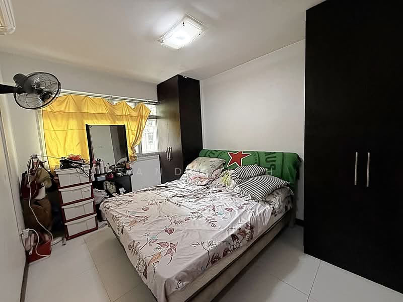 527B Pasir Ris Street 51 HDB Flat For Sale at S$ 619,000 | PropertyGuru Singapore - Bedroom