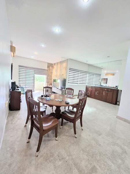 Parc Regency Apartment For Sale at S$ 2,550,000 | PropertyGuru Singapore - Dining Room