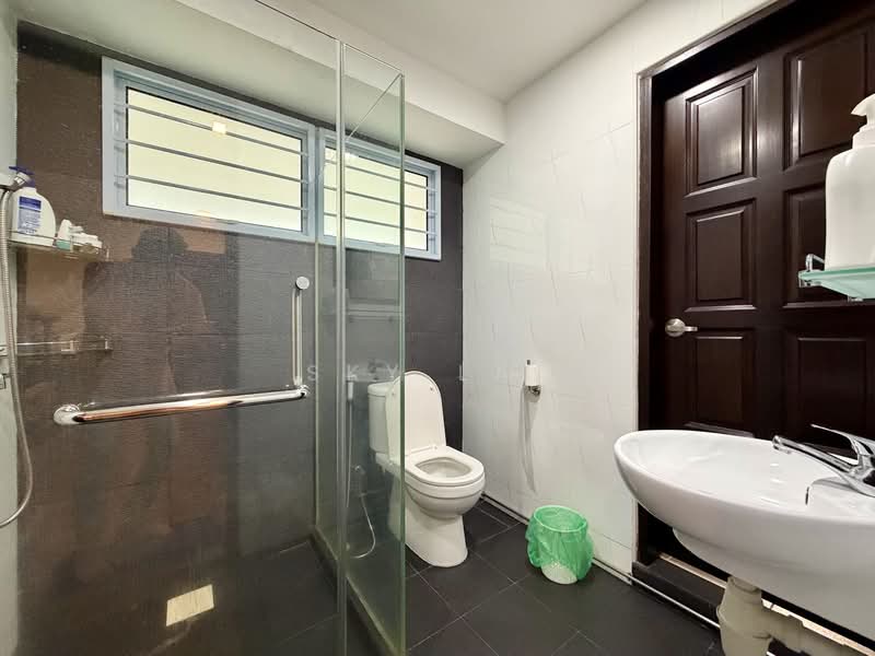 29 Dyson road, Dyson road, 5 Bedrooms, 3,500 sqft, Corner Terrace For Rent, by Sky Lai, 500100054 - Lvl 1 ensuite 1 - PropertyGuru.com.sg