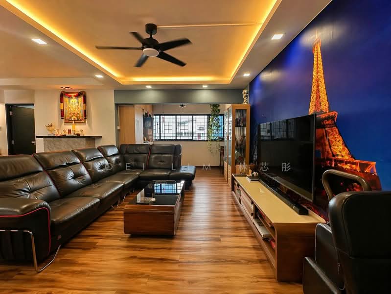 288 Tampines Street 22 HDB Flat For Sale at S$ 708,000 | PropertyGuru Singapore - Living Room