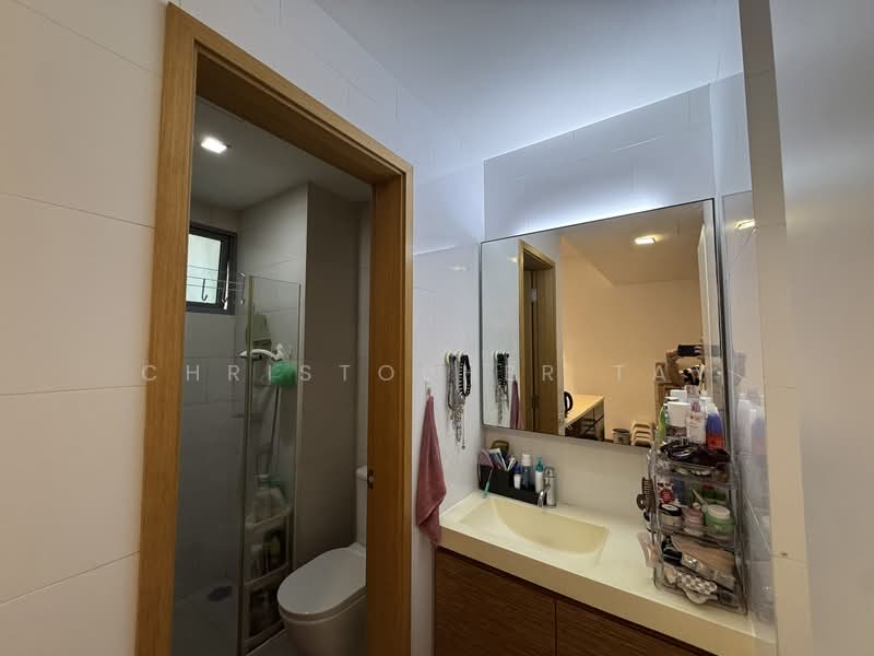 Carabelle Condominium For Sale at S$ 1,880,000 | PropertyGuru Singapore - Bathroom