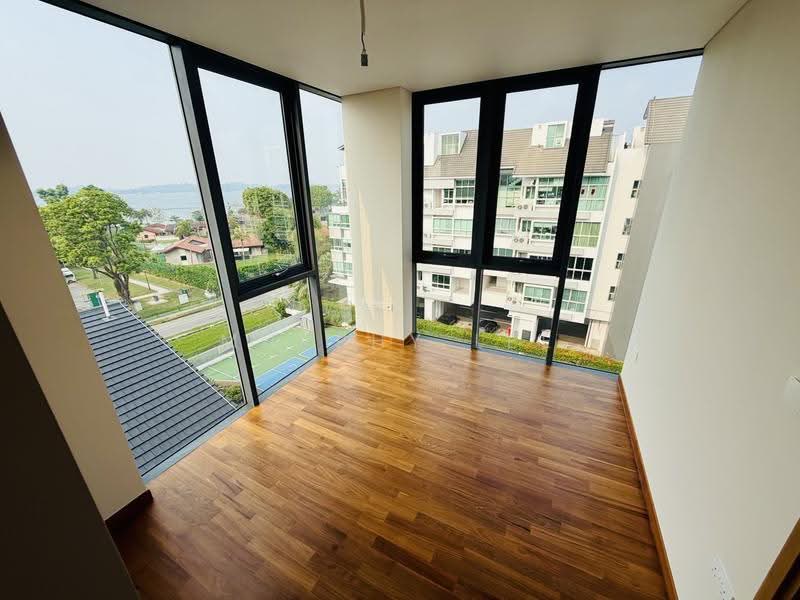 The Shorefront, 165A Jln. Loyang Besar, Changi Airport / Changi Village, 2 Bedrooms, 818 sqft, Apartment For Sale, by Murphy Lee, 500100088 - View - PropertyGuru.com.sg
