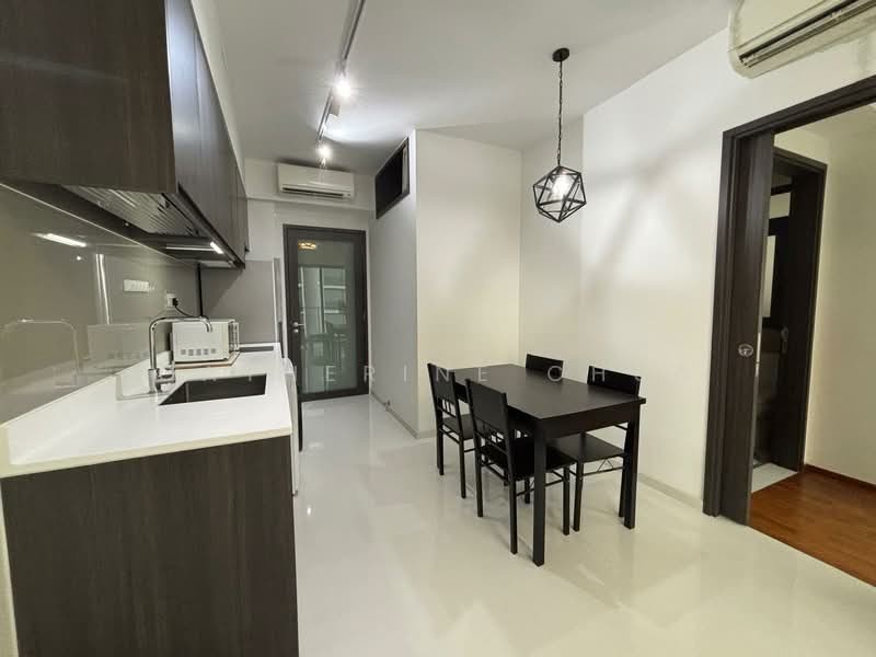 North Park Residences Condominium For Sale at S$ 1,280,000 | PropertyGuru Singapore - Kitchen