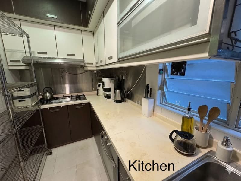 Castle Green Condominium For Sale at S$ 1,650,000 | PropertyGuru Singapore - Kitchen