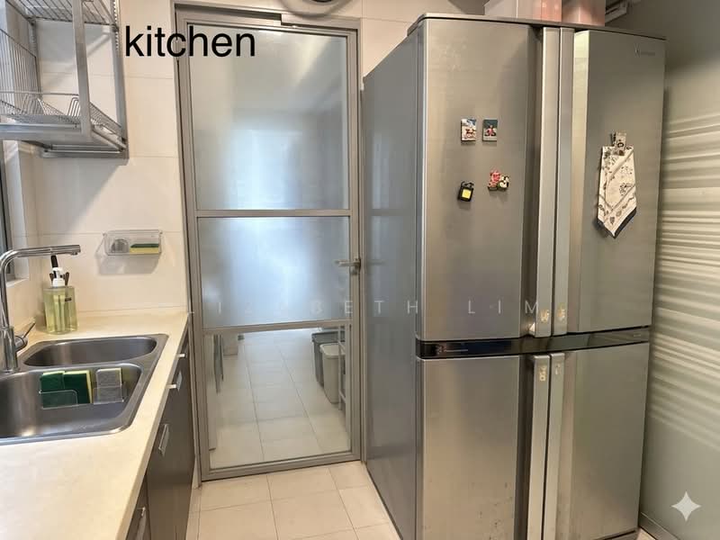 Castle Green Condominium For Sale at S$ 1,650,000 | PropertyGuru Singapore - Kitchen