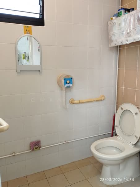109 Tampines Street 11, 109 Tampines Street 11, 3 Bedrooms, 1,130 sqft, HDB Flat For Sale, by Chan Boon Lek, 500100098 - Bathroom - PropertyGuru.com.sg