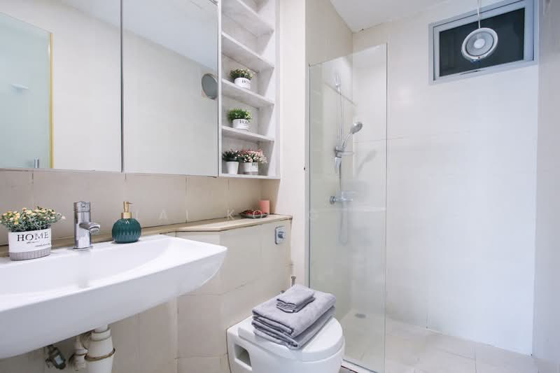 Starville Condominium For Sale at S$ 2,050,000 | PropertyGuru Singapore - Bathroom