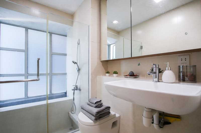 Starville Condominium For Sale at S$ 2,050,000 | PropertyGuru Singapore - Bathroom