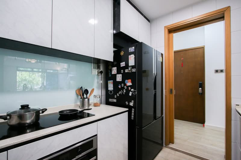 Starville Condominium For Sale at S$ 2,050,000 | PropertyGuru Singapore - Kitchen