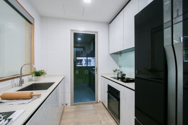 Starville Condominium For Sale at S$ 2,050,000 | PropertyGuru Singapore - Kitchen
