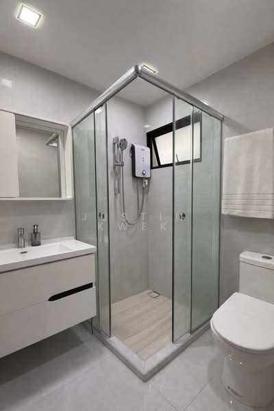 Elevated with wide frontage Jalan Lebat Daun Semi Detached Semi-Detached House For Sale at S$ 6,088,888 | PropertyGuru Singapore - Bathroom