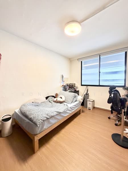 629 Hougang Avenue 8 HDB Flat For Sale at S$ 528,000 | PropertyGuru Singapore - Bedroom