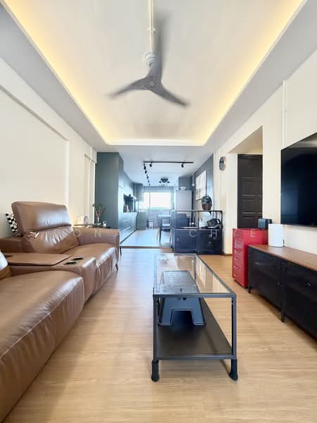 629 Hougang Avenue 8 HDB Flat For Sale at S$ 528,000 | PropertyGuru Singapore - Living Room