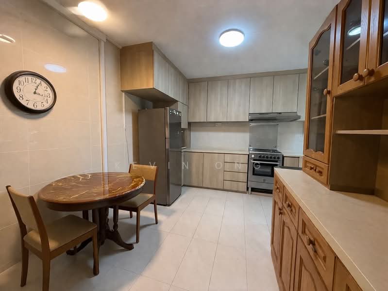 142 Serangoon North Avenue 1 HDB Flat For Sale at S$ 1,000,000 | PropertyGuru Singapore - Kitchen