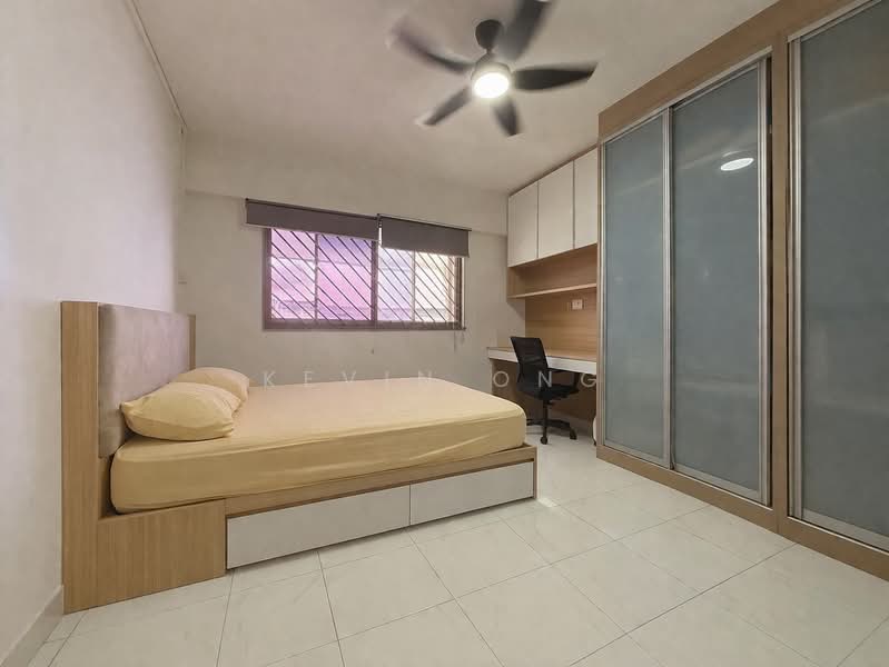 142 Serangoon North Avenue 1 HDB Flat For Sale at S$ 1,000,000 | PropertyGuru Singapore - Bedroom