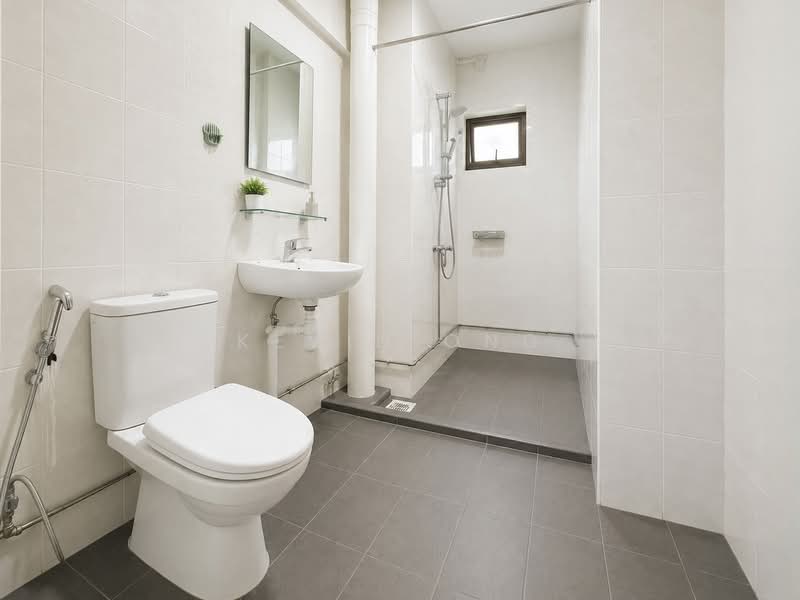 142 Serangoon North Avenue 1, 142 Serangoon North Avenue 1, 4 Bedrooms, 1,625 sqft, HDB Flat For Sale, by Kevin Ong, 500100113 - Bathroom 2 - PropertyGuru.com.sg