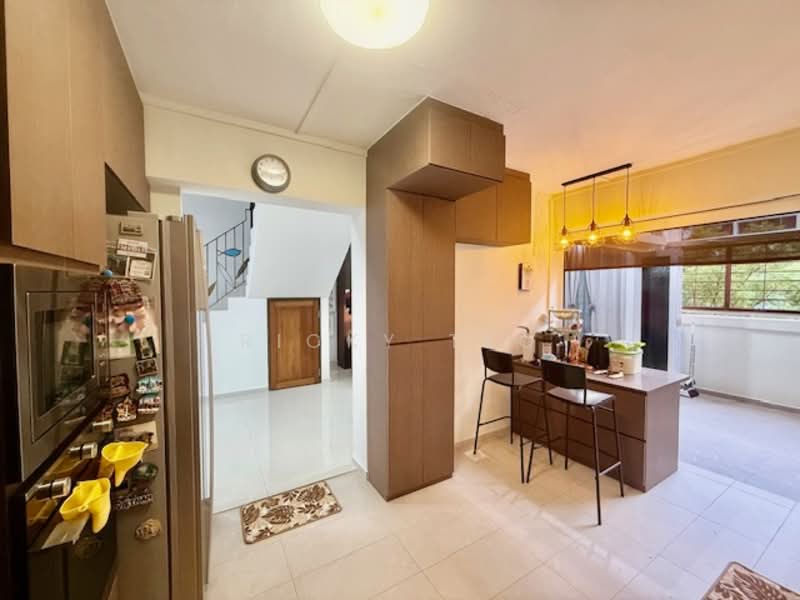 326 Yishun Ring Road HDB Flat For Sale at S$ 910,000 | PropertyGuru Singapore - Kitchen