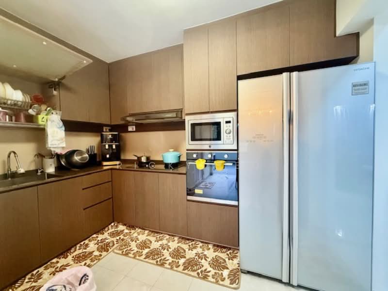 326 Yishun Ring Road HDB Flat For Sale at S$ 910,000 | PropertyGuru Singapore - Kitchen