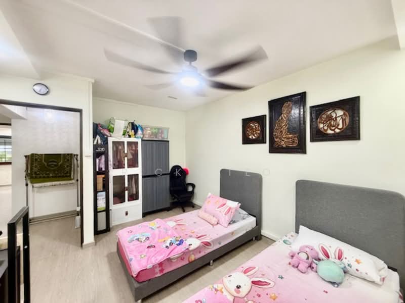 326 Yishun Ring Road HDB Flat For Sale at S$ 910,000 | PropertyGuru Singapore - Bedroom