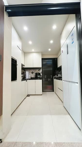 Tropical Spring Condominium For Sale at S$ 1,580,000 | PropertyGuru Singapore - Kitchen