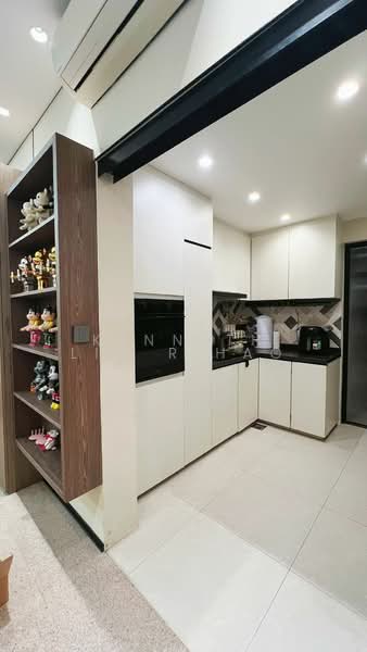Tropical Spring Condominium For Sale at S$ 1,580,000 | PropertyGuru Singapore - Kitchen