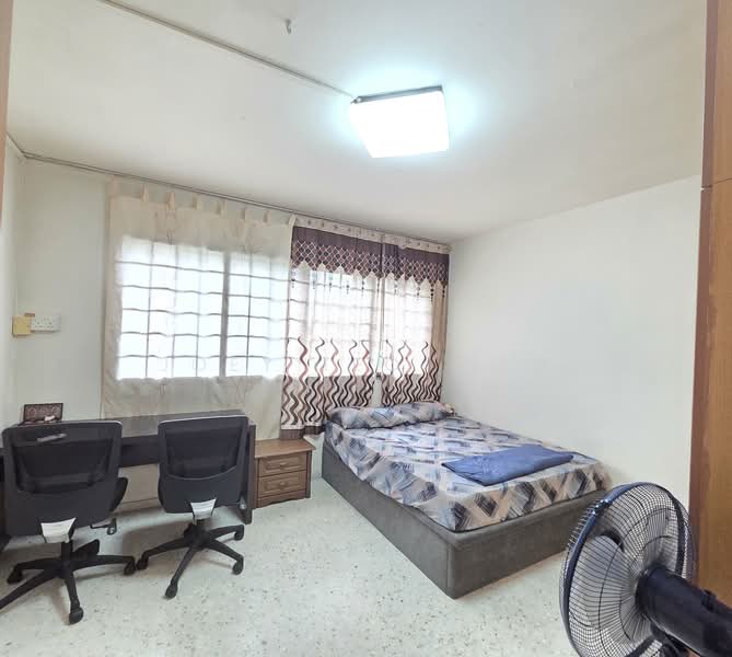 490 Jurong West Avenue 1 HDB Flat For Sale at S$ 550,000 | PropertyGuru Singapore - Bedroom