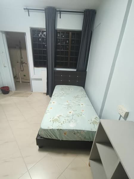 215 Yishun Street 21, 215 Yishun Street 21, Room Rental, 160 sqft, HDB Flat For Rent, by Lewis Chua, 500100124 - Bedroom - PropertyGuru.com.sg