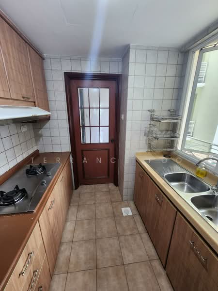 The Tropica Condominium For Sale at S$ 1,200,000 | PropertyGuru Singapore - Kitchen