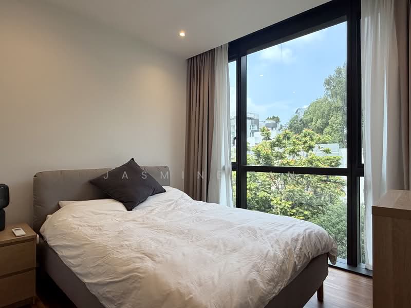 Hyll on Holland, 95 Holland Road, 3 Bedrooms, 1,055 sqft, Condominium For Sale, by Jasmine Tan, 500100136 - Master Bedroom - PropertyGuru.com.sg