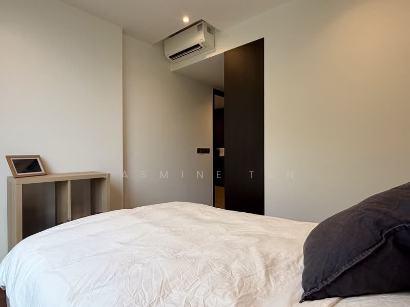Hyll on Holland, 95 Holland Road, 3 Bedrooms, 1,055 sqft, Condominium For Sale, by Jasmine Tan, 500100136 - Master Bedroom - PropertyGuru.com.sg