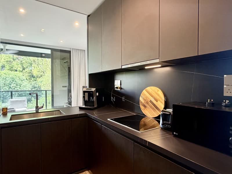 Hyll on Holland, 95 Holland Road, 3 Bedrooms, 1,055 sqft, Condominium For Sale, by Jasmine Tan, 500100136 - Kitchen - PropertyGuru.com.sg