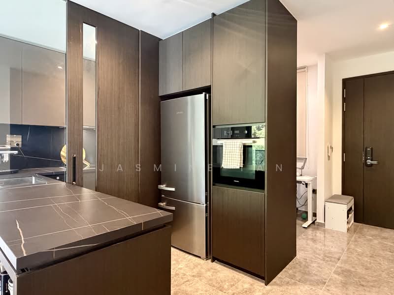 Hyll on Holland, 95 Holland Road, 3 Bedrooms, 1,055 sqft, Condominium For Sale, by Jasmine Tan, 500100136 - Kitchen - PropertyGuru.com.sg