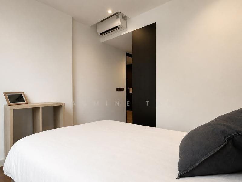 Hyll on Holland, 95 Holland Road, Tanglin / Holland / Bukit Timah, 3 Bedrooms, 1,055 sqft, Condominium For Sale, by Jasmine Tan, 500100136 - Master Bedroom - PropertyGuru.com.sg