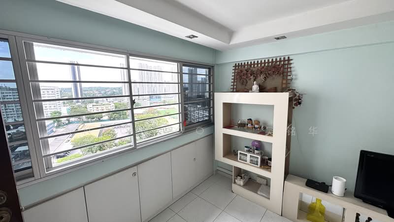 23A Queen's Close HDB Flat For Sale at S$ 470,000 | PropertyGuru Singapore - View
