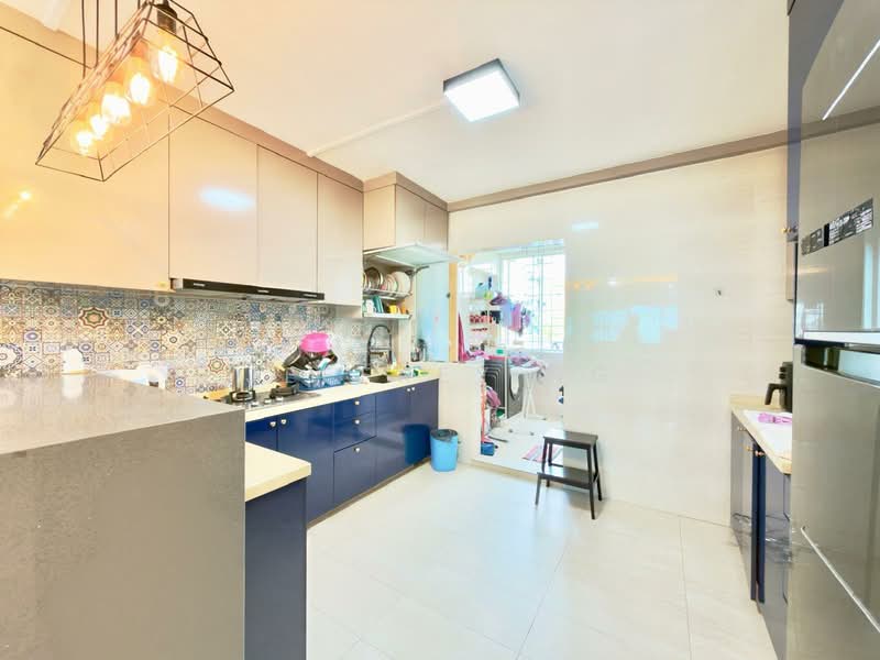 157 Yung Loh Road HDB Flat For Sale at S$ 608,888 | PropertyGuru Singapore - Kitchen