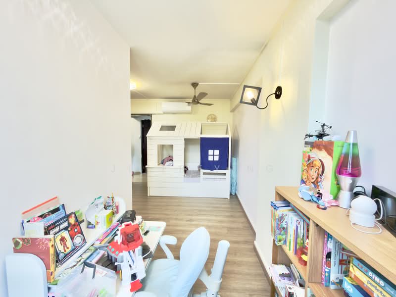 157 Yung Loh Road HDB Flat For Sale at S$ 608,888 | PropertyGuru Singapore - Bedroom