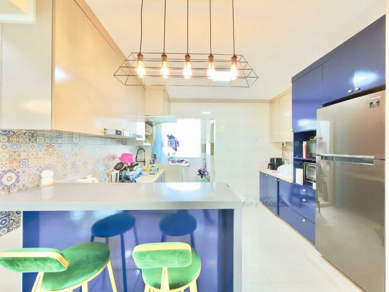 157 Yung Loh Road HDB Flat For Sale at S$ 608,888 | PropertyGuru Singapore - Kitchen