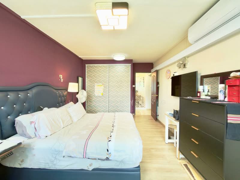 157 Yung Loh Road HDB Flat For Sale at S$ 608,888 | PropertyGuru Singapore - Bedroom