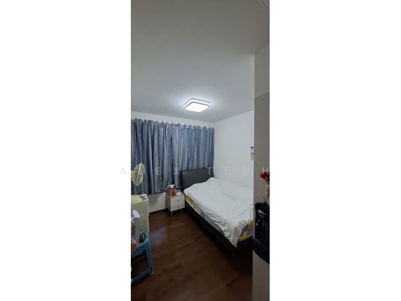 138A Yuan Ching Road HDB Flat For Sale at S$ 599,999 | PropertyGuru Singapore - Bedroom