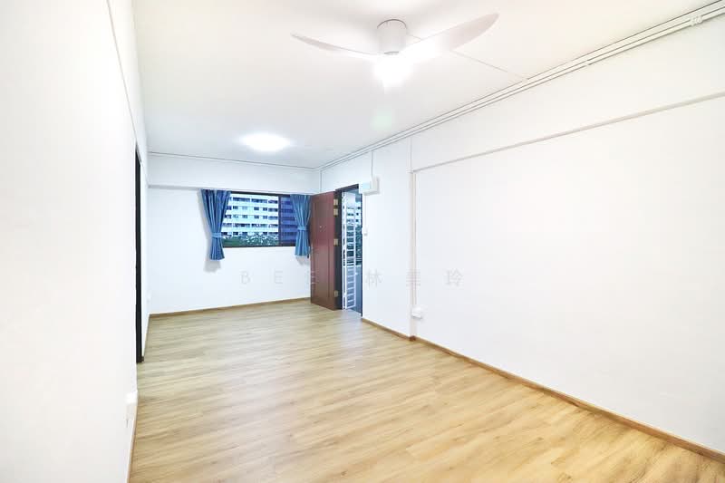 213 Ang Mo Kio Avenue 3, 213 Ang Mo Kio Avenue 3, 3 Bedrooms, 883 sqft, HDB Flat For Rent, by Bee 林美玲, 500100159 - Living room - PropertyGuru.com.sg