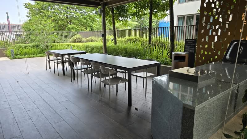 Parksuites Condominium For Sale at S$ 2,780,000 | PropertyGuru Singapore - Exterior