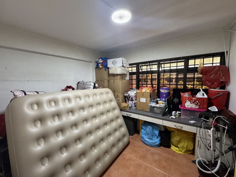 655 Woodlands Ring Road HDB Flat For Sale at S$ 548,000 | PropertyGuru Singapore - Common Bedroom 2