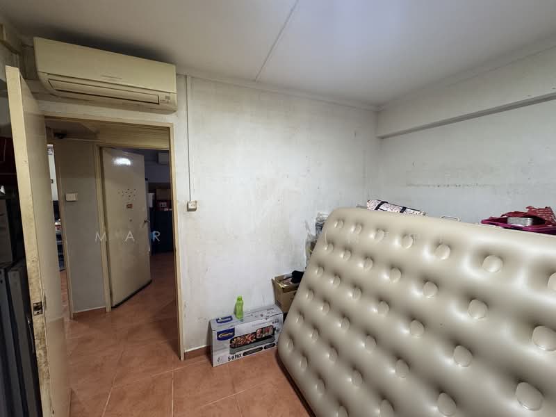 655 Woodlands Ring Road HDB Flat For Sale at S$ 548,000 | PropertyGuru Singapore - Common Bedroom 2