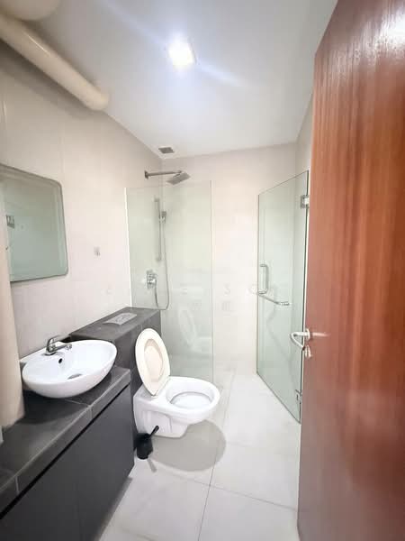 9 Seraya Lane Condominium For Sale at S$ 1,149,876 | PropertyGuru Singapore - Bathroom