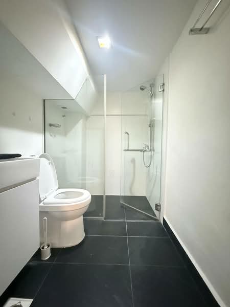 9 Seraya Lane Condominium For Sale at S$ 1,149,876 | PropertyGuru Singapore - Bathroom