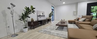 For Sale - ⭐️⭐️LANDED7772 @ D10 Brand New Detached Holland Grove